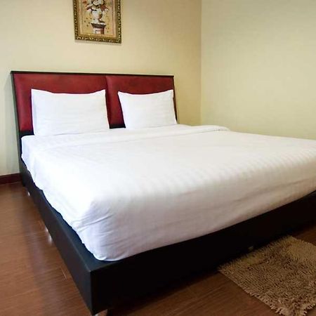 Bluebird Inn Pattaya Bagian luar foto