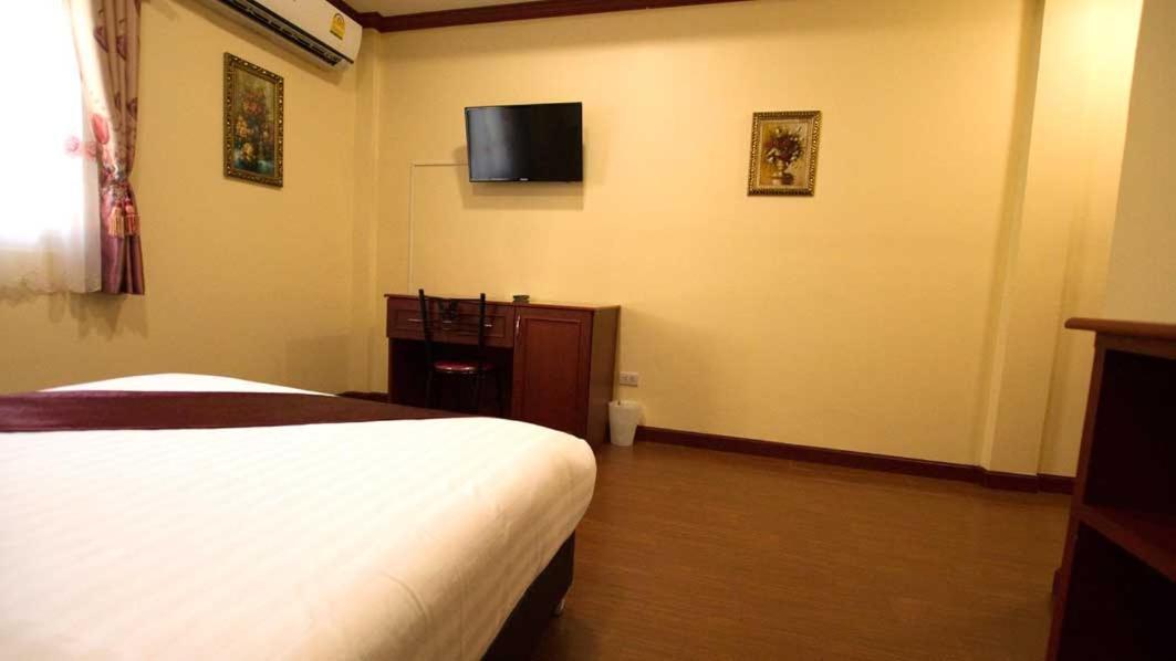 Bluebird Inn Pattaya Bagian luar foto