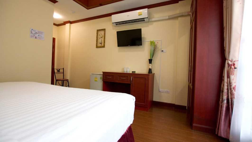 Bluebird Inn Pattaya Bagian luar foto