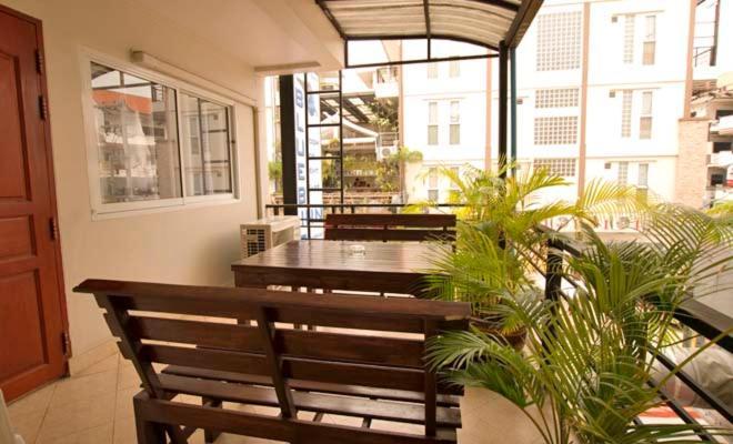 Bluebird Inn Pattaya Bagian luar foto