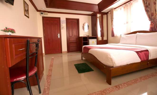 Bluebird Inn Pattaya Bagian luar foto