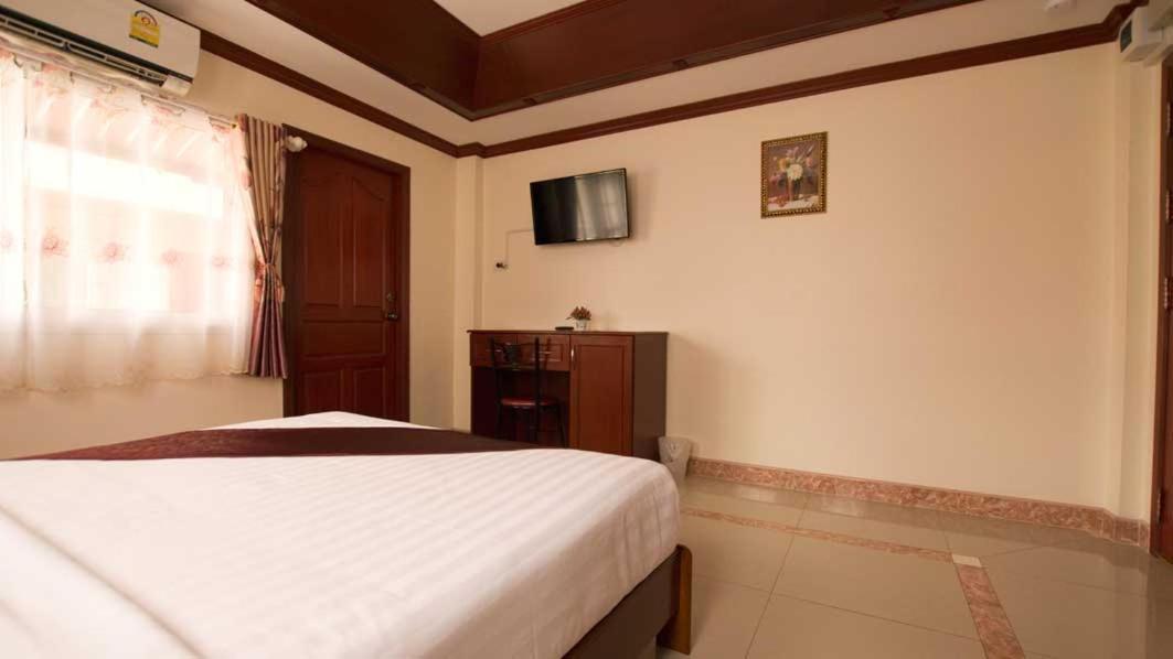 Bluebird Inn Pattaya Bagian luar foto