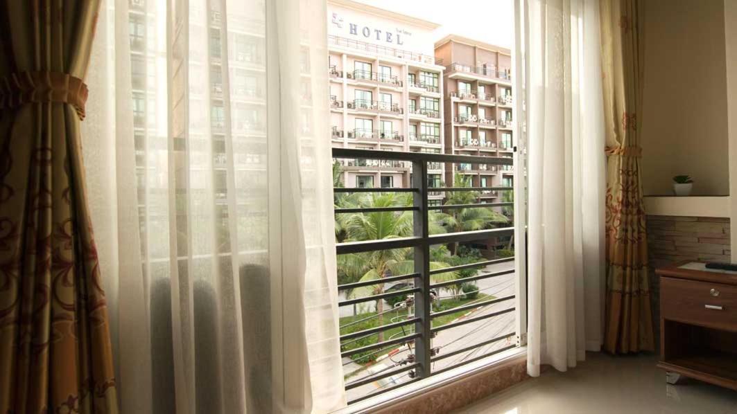 Bluebird Inn Pattaya Bagian luar foto