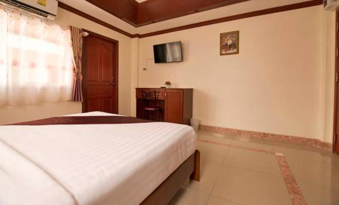 Bluebird Inn Pattaya Bagian luar foto