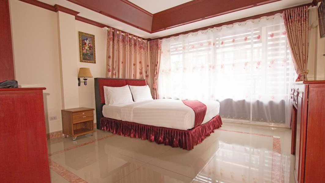 Bluebird Inn Pattaya Bagian luar foto