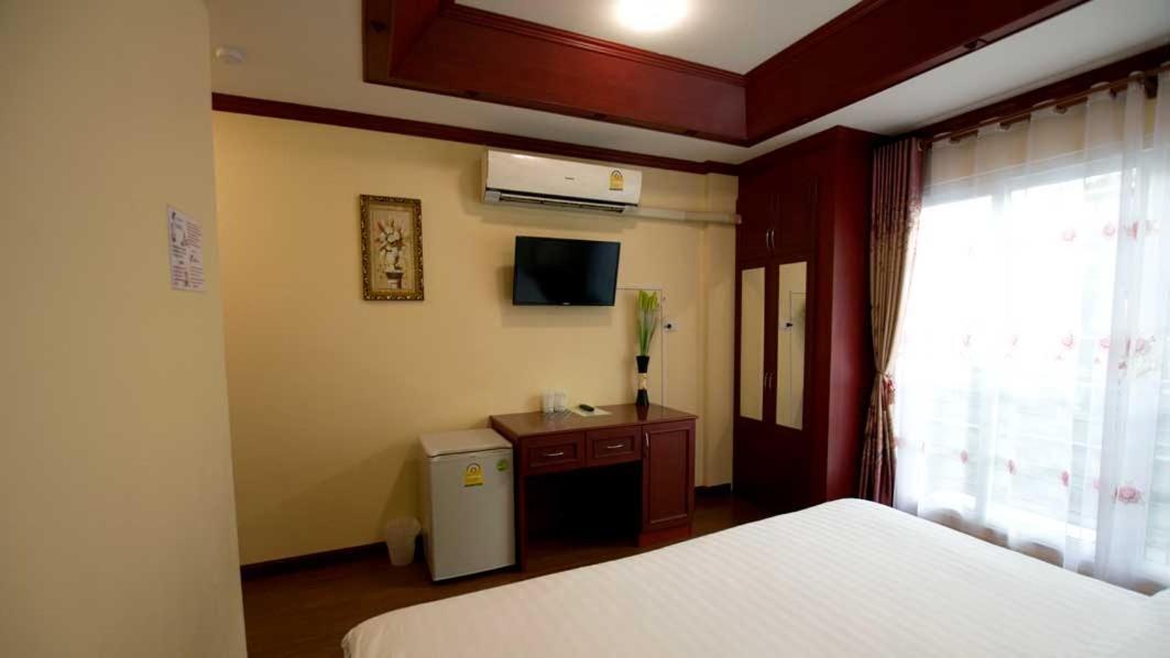 Bluebird Inn Pattaya Bagian luar foto